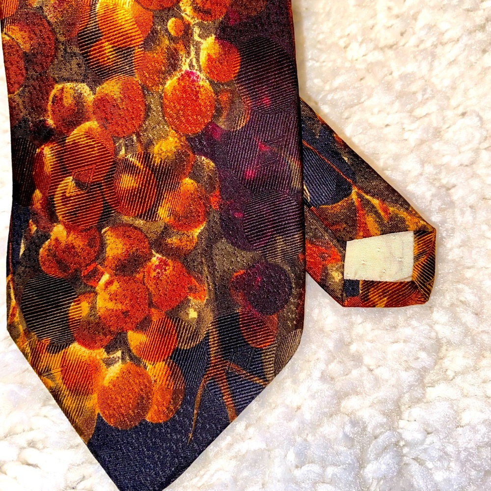 Men’s silk necktie
